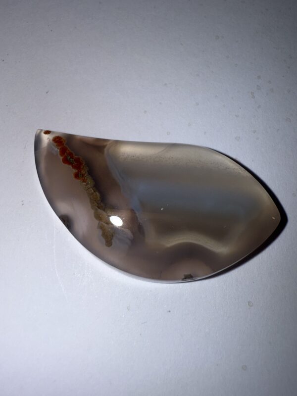 Watertine Agate with plume (068)
